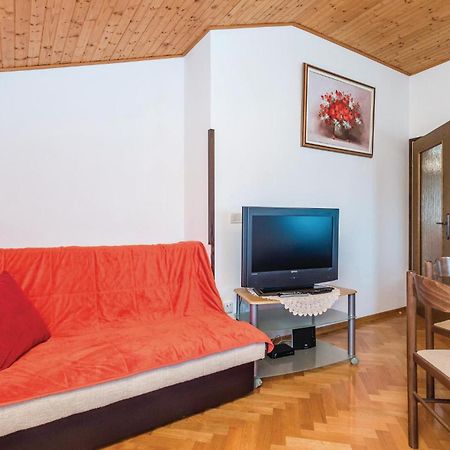 Beautiful Apartment In Brsec With Kitchen Екстер'єр фото