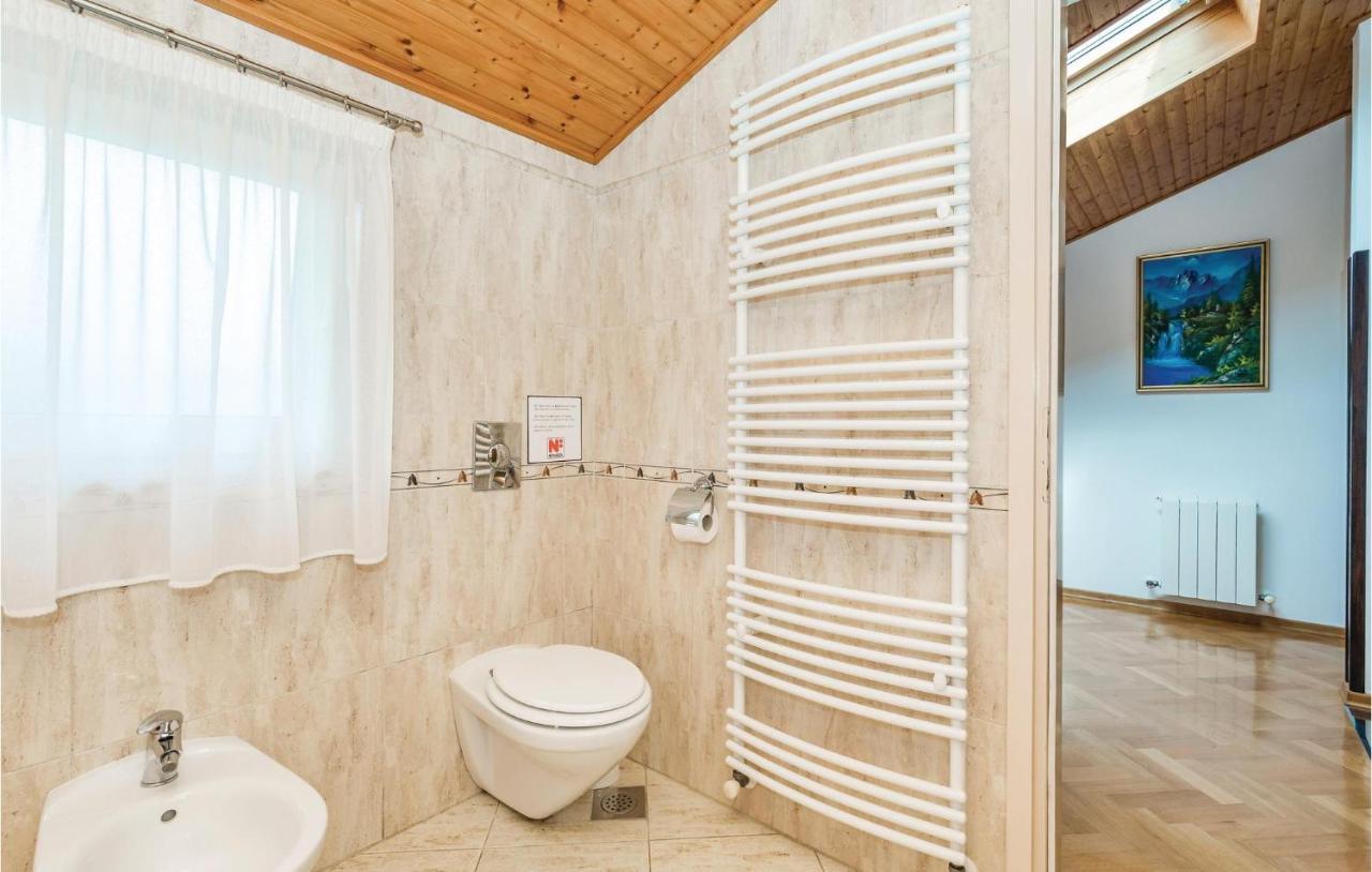 Beautiful Apartment In Brsec With Kitchen Екстер'єр фото